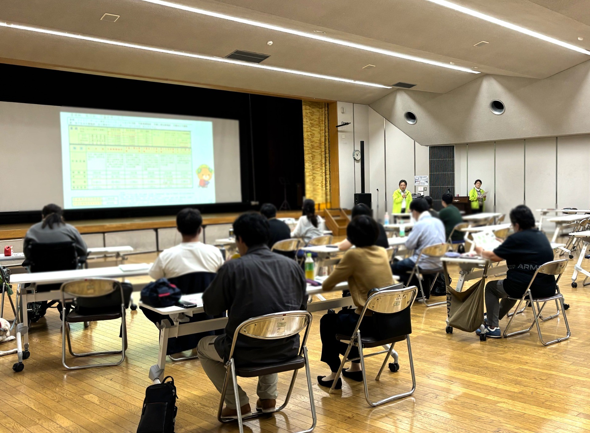 これから里親になる皆さんと一緒に学びました